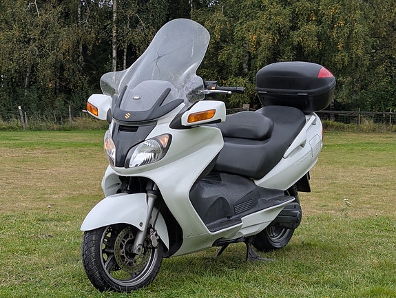 Suzuki AN 650 Burgman 3 of 10