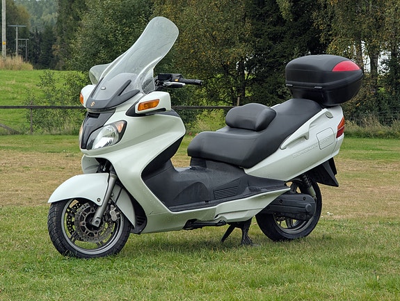 Suzuki AN 650 Burgman 2 of 10