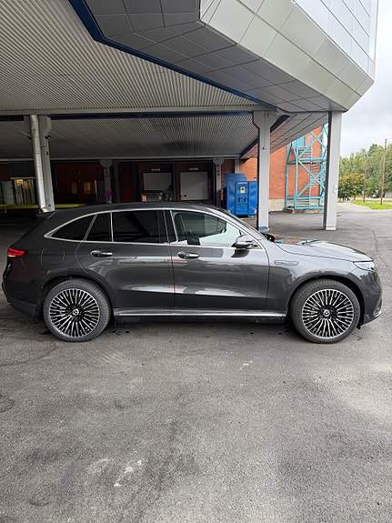 Mercedes-Benz EQC400 10 of 30