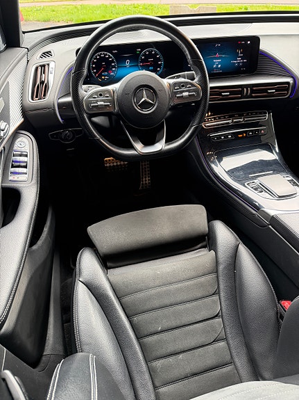 Mercedes-Benz EQC400 15 of 30