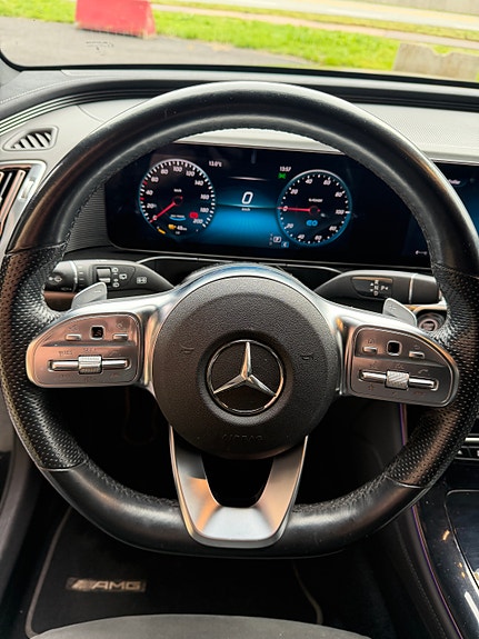 Mercedes-Benz EQC400 27 of 30