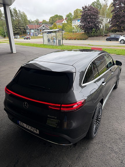 Mercedes-Benz EQC400 9 of 30
