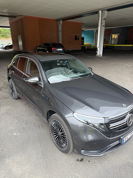 Mercedes-Benz EQC400 12 of 30