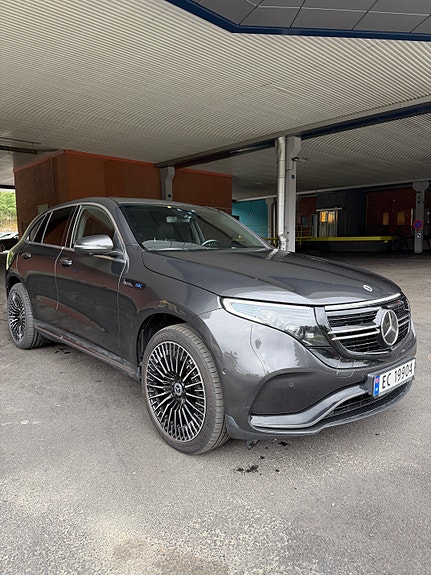 Mercedes-Benz EQC400 11 of 30