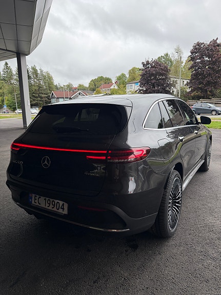 Mercedes-Benz EQC400 8 of 30