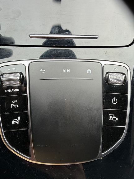 Mercedes-Benz EQC400 28 of 30