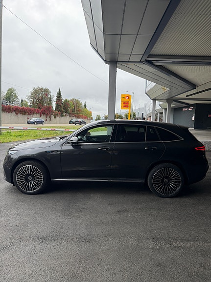 Mercedes-Benz EQC400 3 of 30