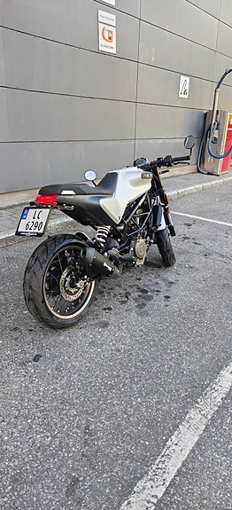 Husqvarna Vitpilen 401 3 of 7