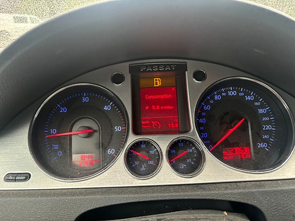 Volkswagen Passat 22 of 23