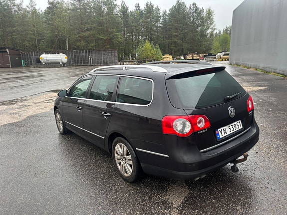 Volkswagen Passat 11 of 23
