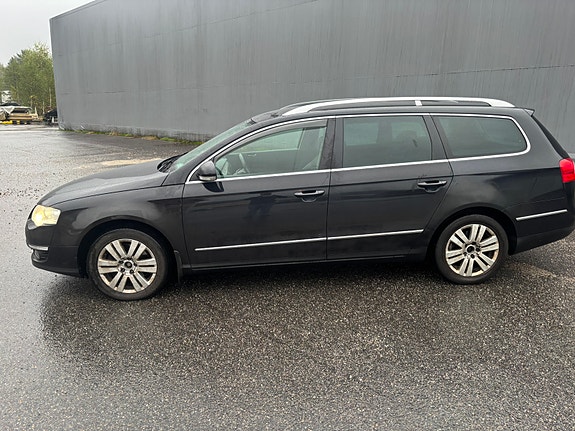 Volkswagen Passat 10 of 23