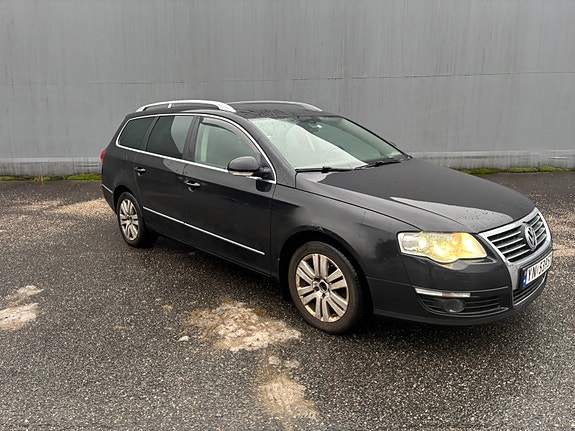 Volkswagen Passat 2 of 23