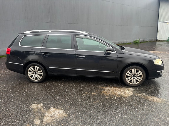 Volkswagen Passat 5 of 23