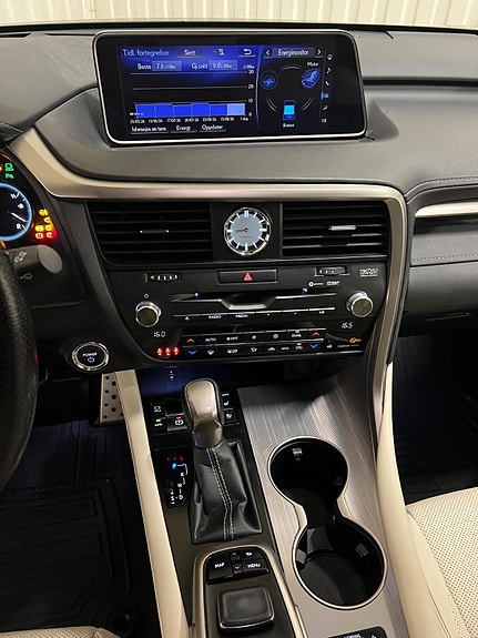 Lexus RX450h 27 of 30
