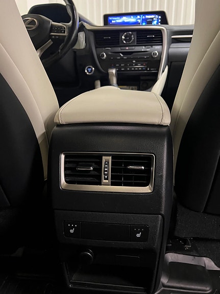 Lexus RX450h 22 of 30
