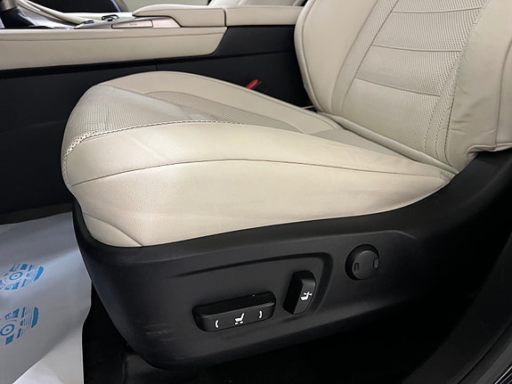Lexus RX450h 16 of 30