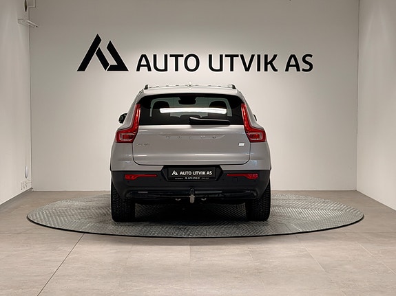 Volvo XC40 4 of 30
