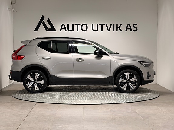 Volvo XC40 2 of 30