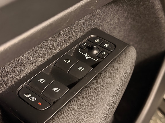 Volvo XC40 30 of 30