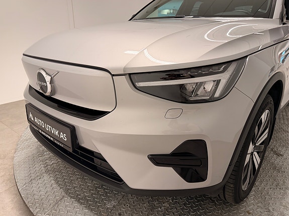 Volvo XC40 10 of 30