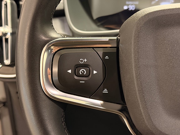 Volvo XC40 25 of 30