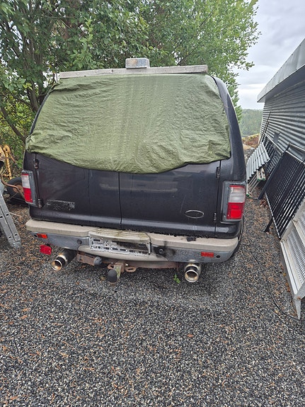 Ford Excursion 14 of 18