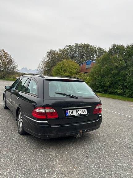 Mercedes-Benz E220 d 3 of 9