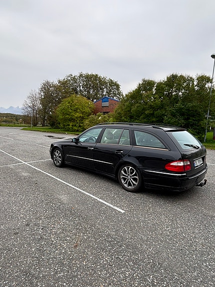 Mercedes-Benz E220 d 4 of 9
