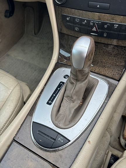 Mercedes-Benz E220 d 9 of 9