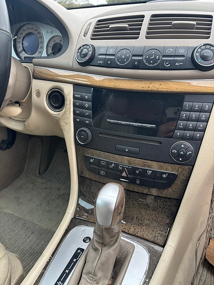 Mercedes-Benz E220 d 7 of 9