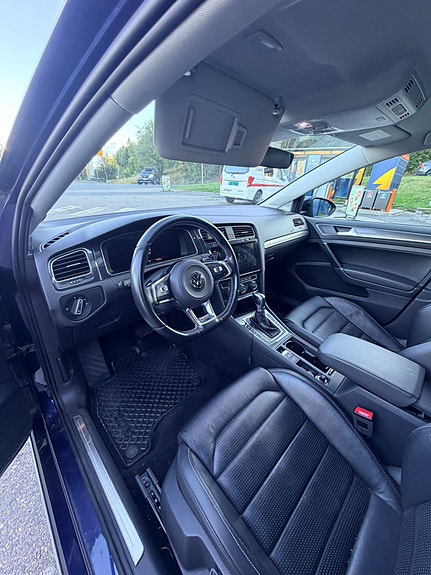 Volkswagen e-Golf VII 6 of 11
