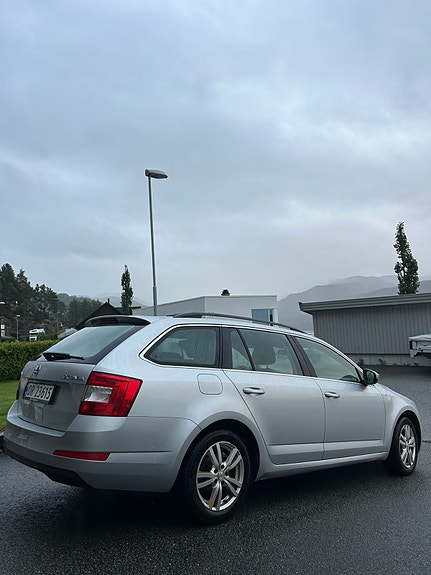 Skoda Octavia 4 of 11