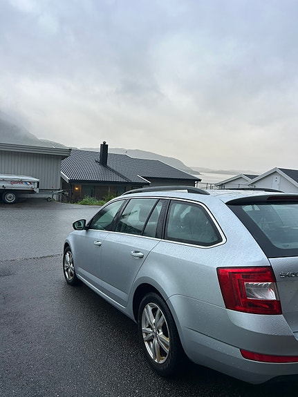 Skoda Octavia 2 of 11