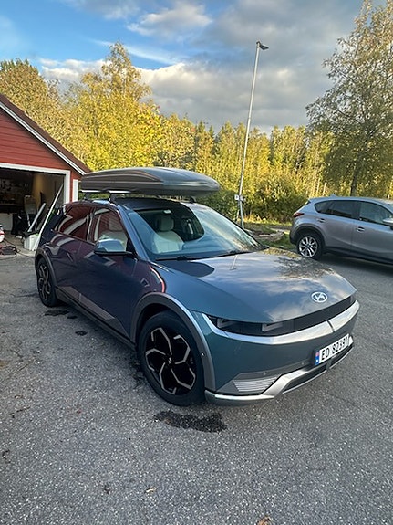 Hyundai Ioniq 5 2 of 9