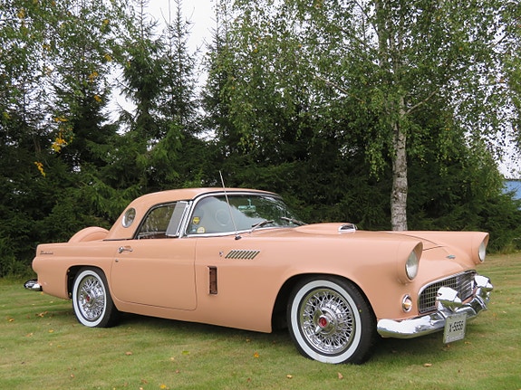Ford Thunderbird 12 of 30
