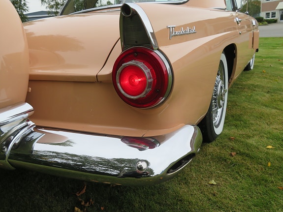 Ford Thunderbird 17 of 30