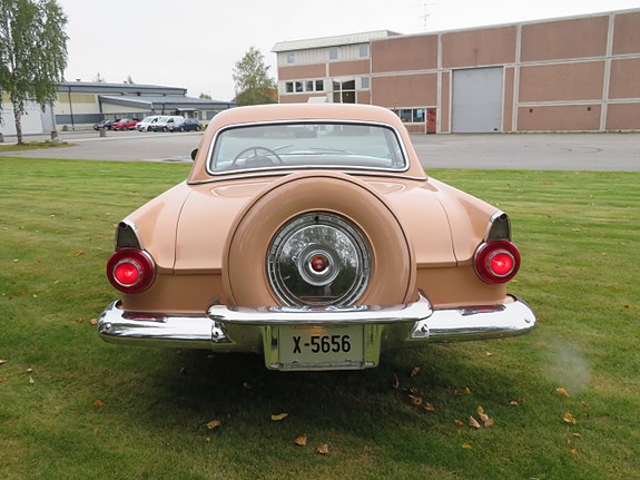 Ford Thunderbird 8 of 30