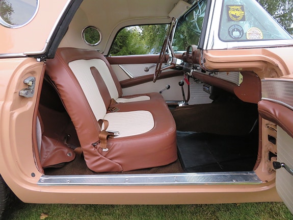 Ford Thunderbird 27 of 30