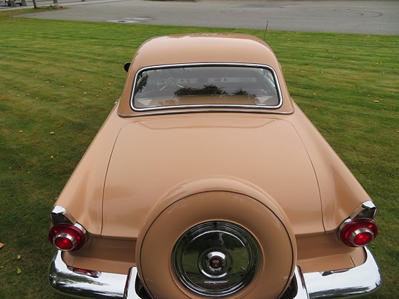 Ford Thunderbird 19 of 30