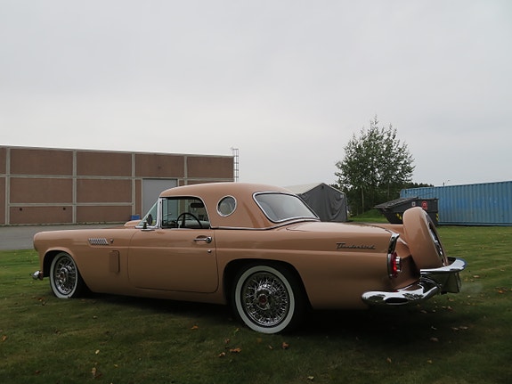 Ford Thunderbird 6 of 30