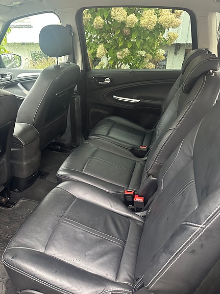 Ford S-MAX 4 of 12