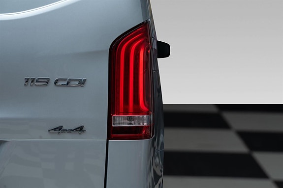Mercedes-Benz Vito 119 11 of 30