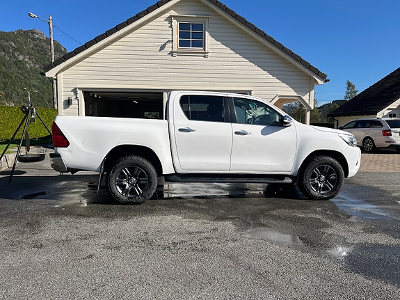 Toyota HiLux 8 of 10
