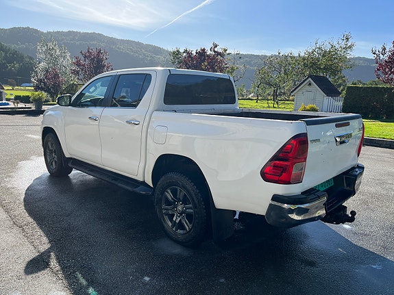 Toyota HiLux 5 of 10