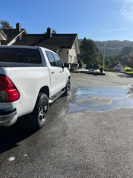 Toyota HiLux 7 of 10