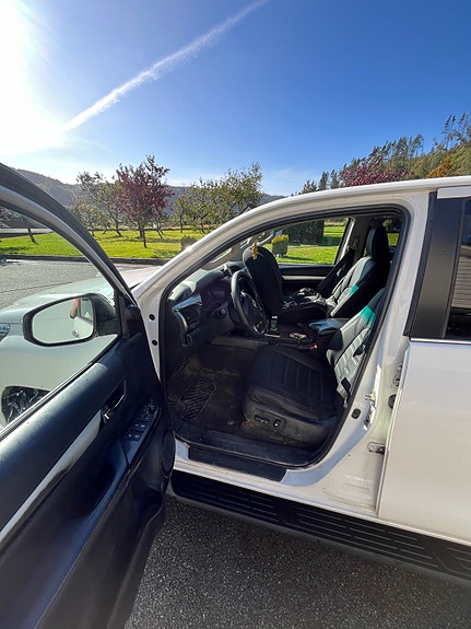 Toyota HiLux 9 of 10
