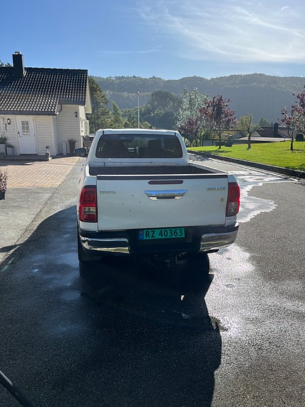 Toyota HiLux 6 of 10