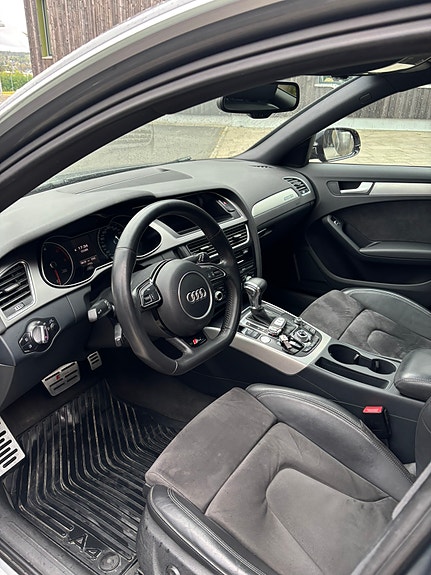 Audi A4 7 of 23