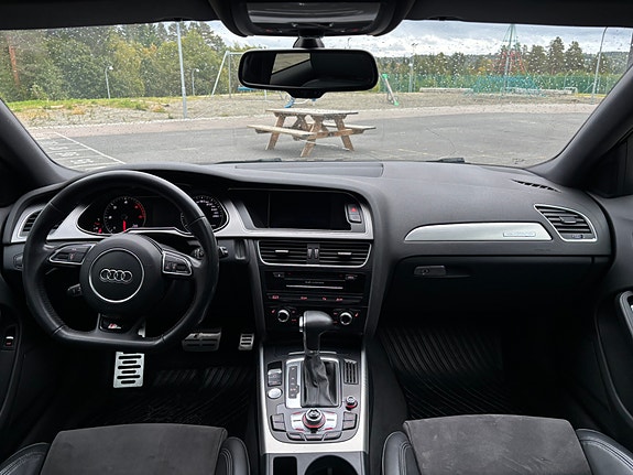 Audi A4 6 of 23