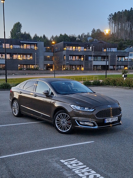 Ford Mondeo 2 of 12